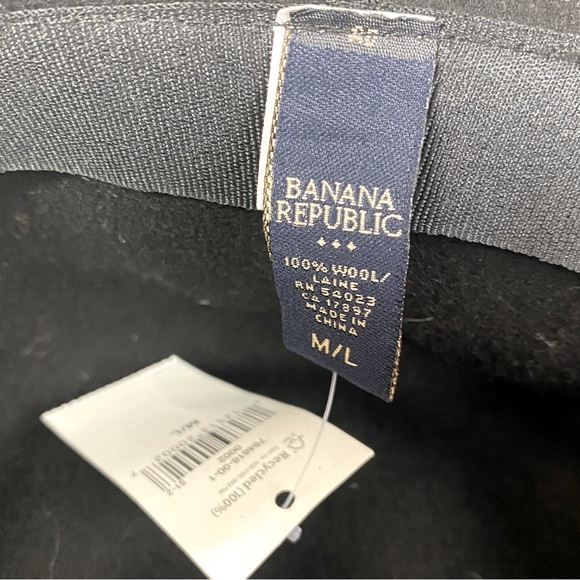 NWT Banana Republic Black 100% Wool Cloche Hat W/ Silver Buckle M/L - Picture 5 of 6